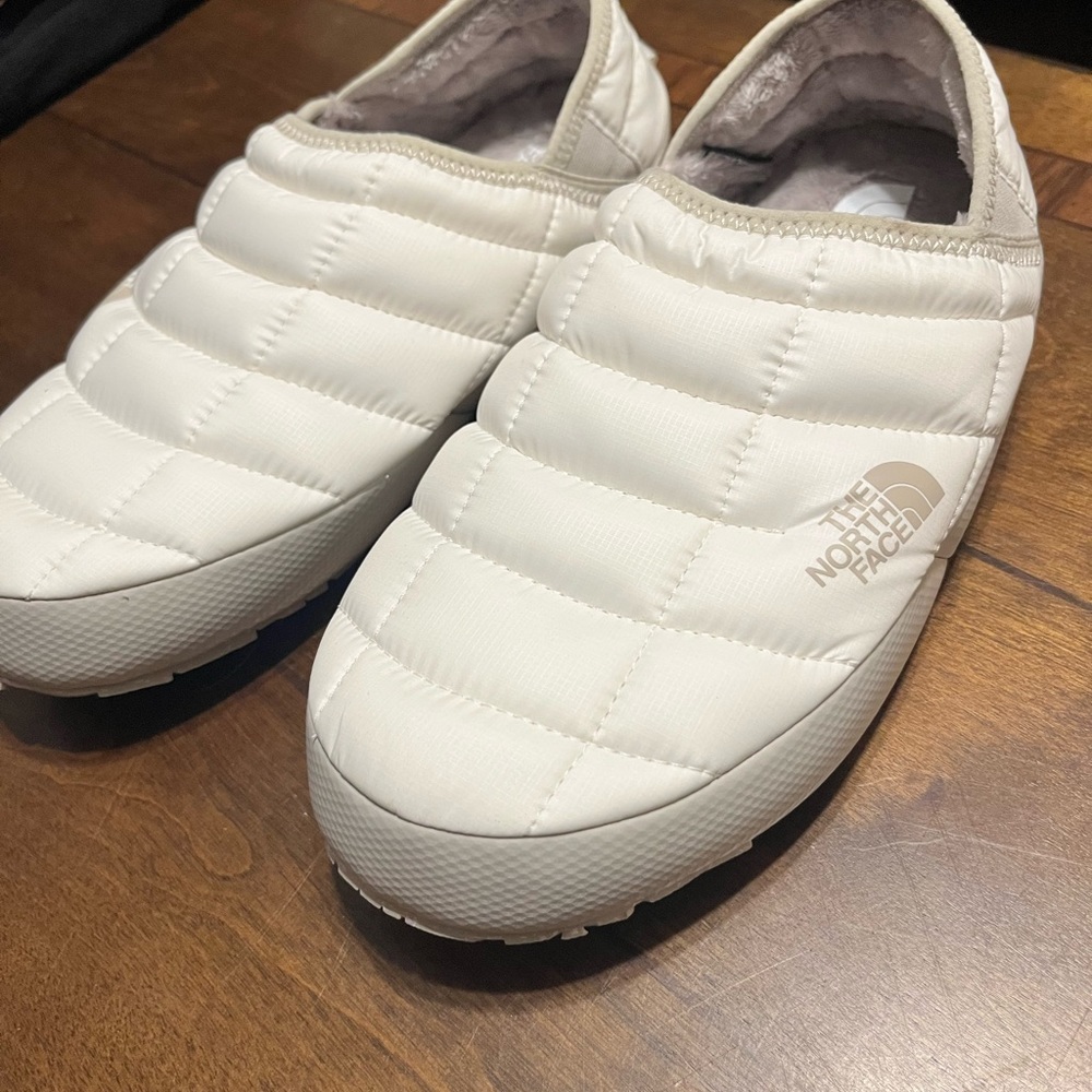 North face shoes (brand new) worn booties and boots